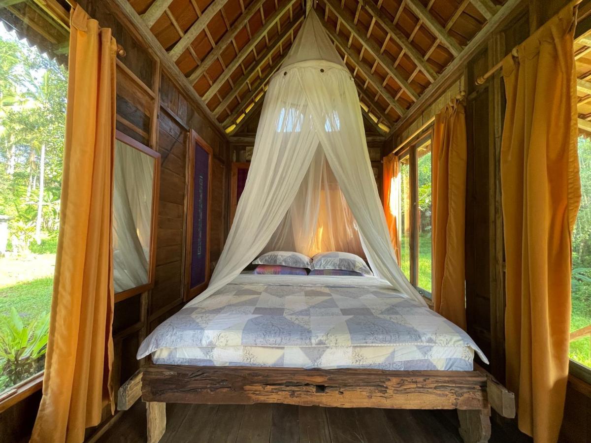 Oemah Tepi Sawah Villa จาตีลูวีห์ ภายนอก รูปภาพ
