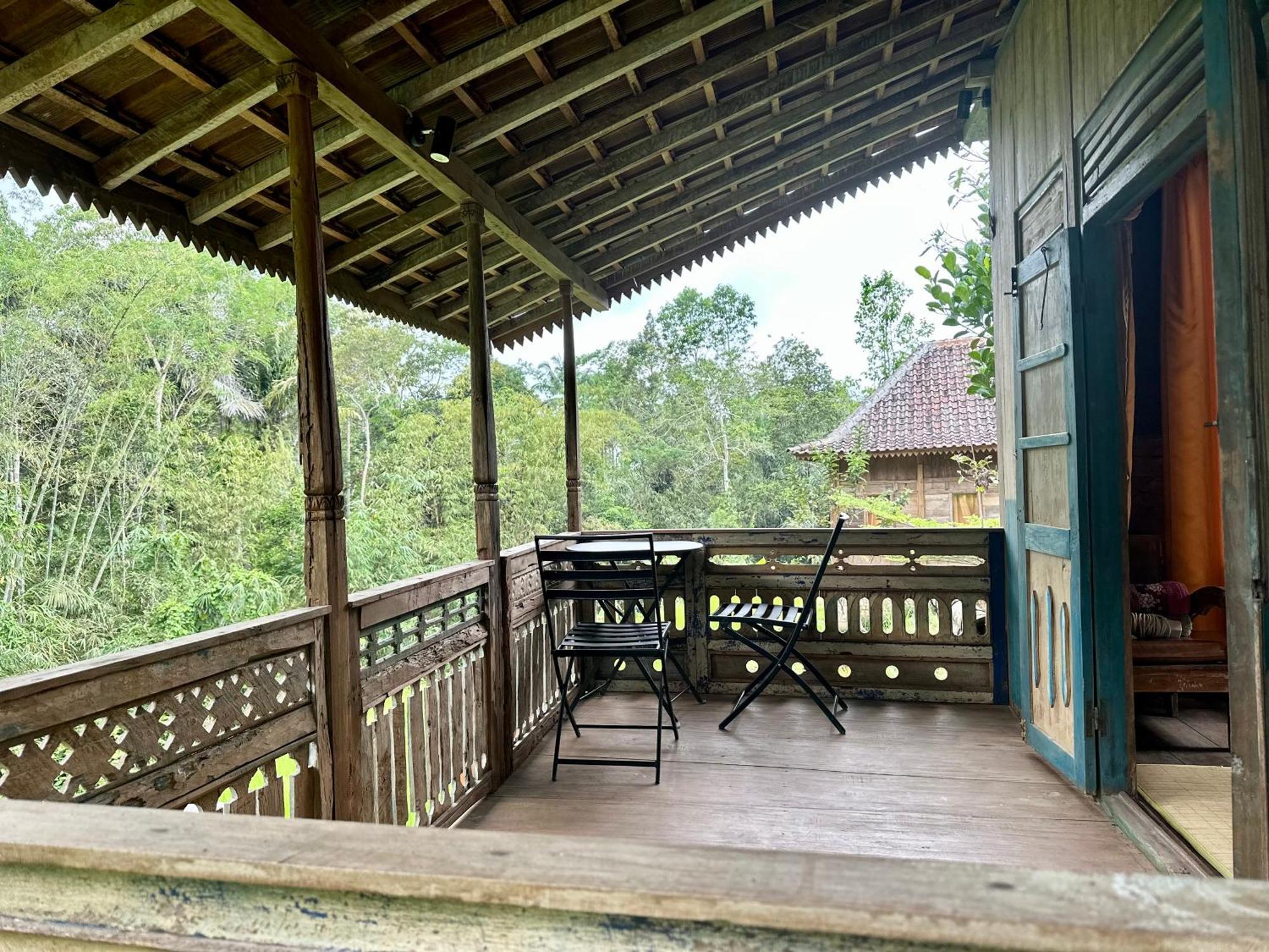 Oemah Tepi Sawah Villa จาตีลูวีห์ ภายนอก รูปภาพ
