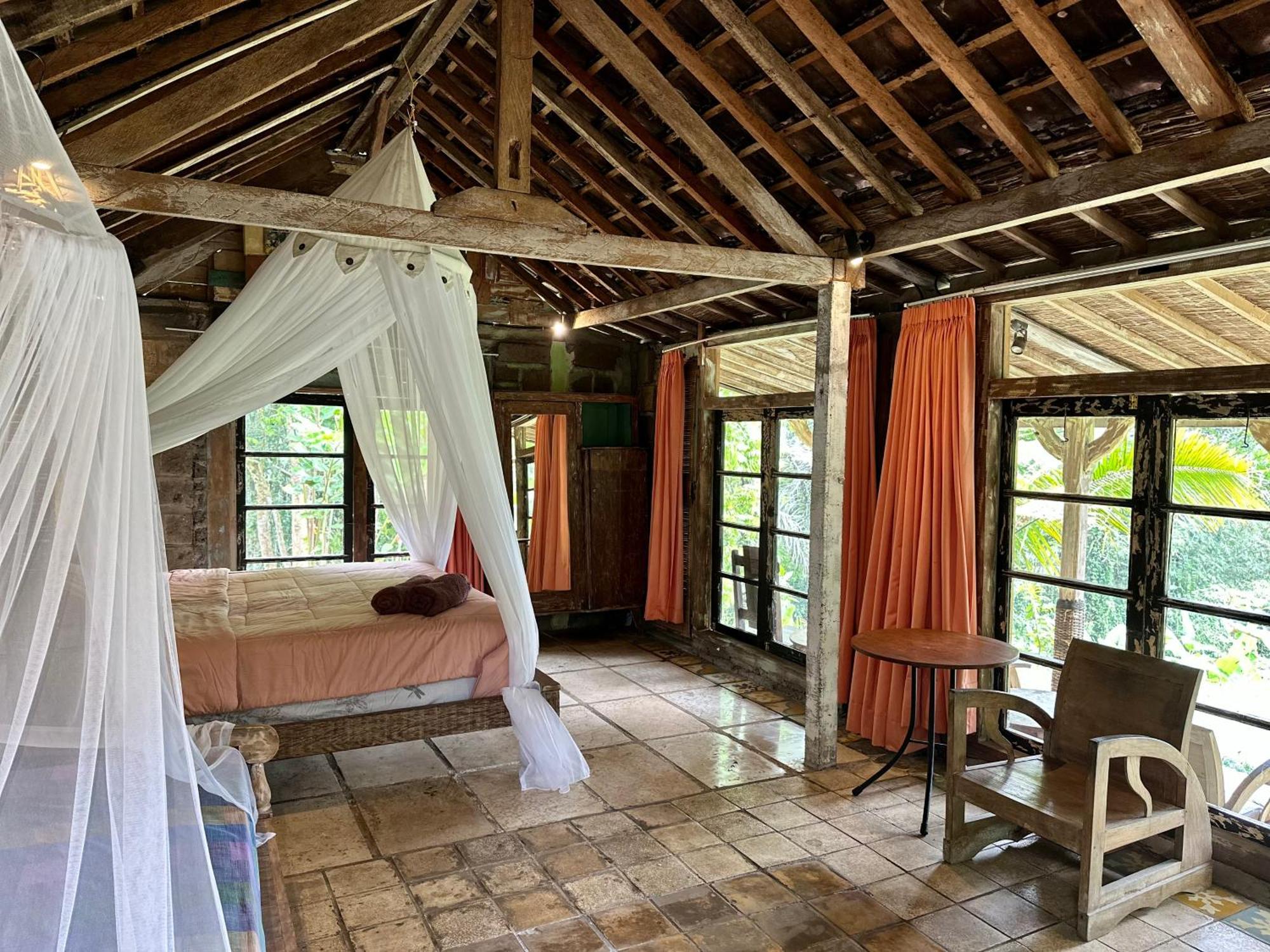 Oemah Tepi Sawah Villa จาตีลูวีห์ ภายนอก รูปภาพ