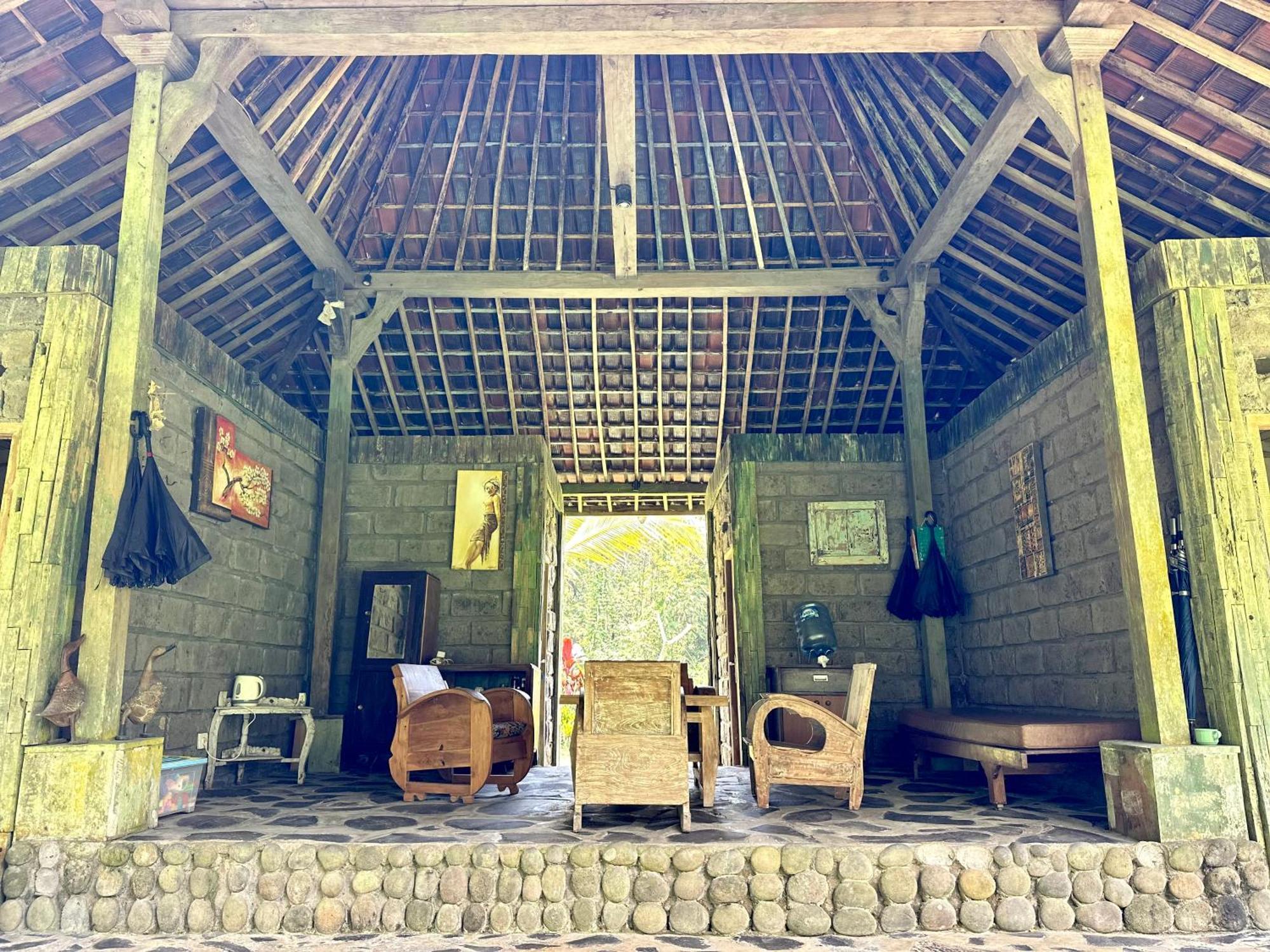 Oemah Tepi Sawah Villa จาตีลูวีห์ ภายนอก รูปภาพ