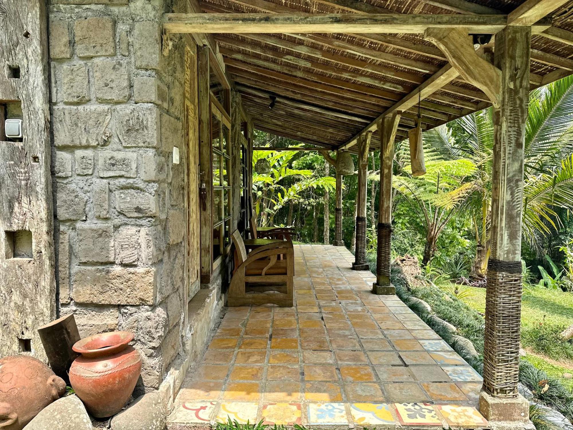 Oemah Tepi Sawah Villa จาตีลูวีห์ ภายนอก รูปภาพ