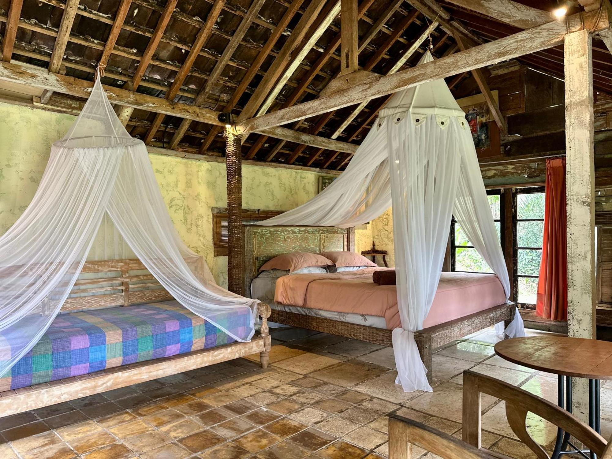 Oemah Tepi Sawah Villa จาตีลูวีห์ ภายนอก รูปภาพ