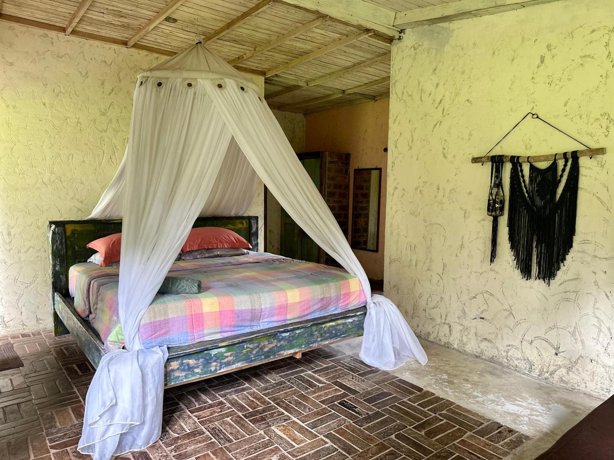Oemah Tepi Sawah Villa จาตีลูวีห์ ภายนอก รูปภาพ