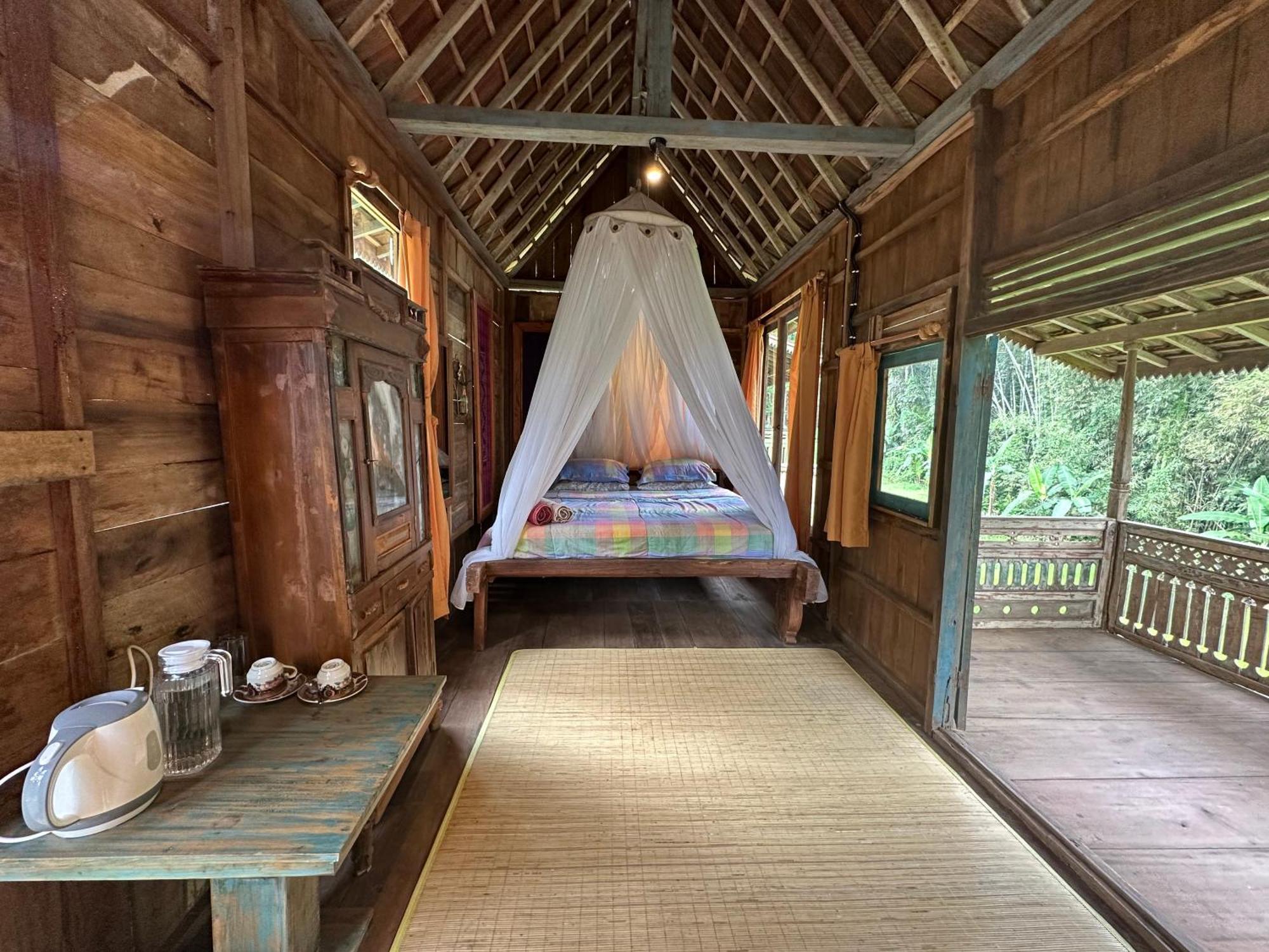 Oemah Tepi Sawah Villa จาตีลูวีห์ ภายนอก รูปภาพ
